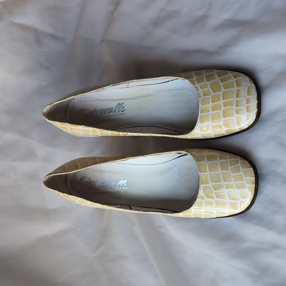 L'Intervalle chunky heel cream white snakeskin heel pumps - Picture 2 of 8